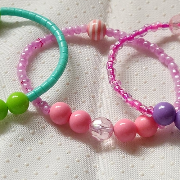 Sets of 3 Bead Bracelets. Color: Pink, Green. Handmade. - Picture 12 of 12